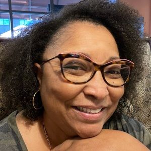 Meet your Posher, Rosiland